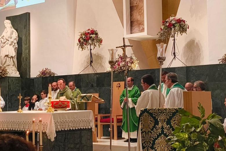 La toma de posesión de la parroquia de Santa Rafaela María, en imágenes