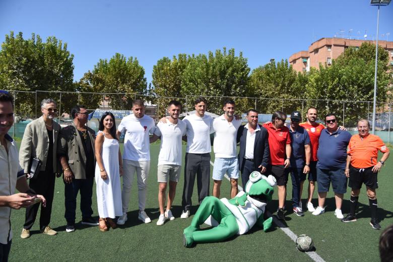 Ofrenda floral del Córdoba CF a la Virgen de la Fuensanta y encuentro con jóvenes futbolistas