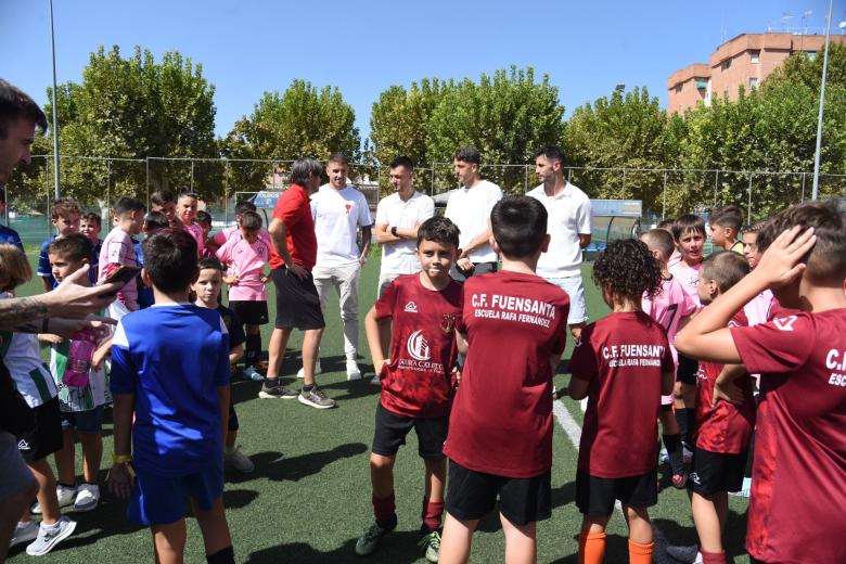 Ofrenda floral del Córdoba CF a la Virgen de la Fuensanta y encuentro con jóvenes futbolistas