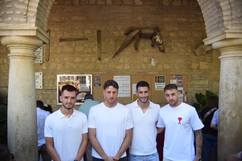 Ofrenda floral del Córdoba CF a la Virgen de la Fuensanta y encuentro con jóvenes futbolistas