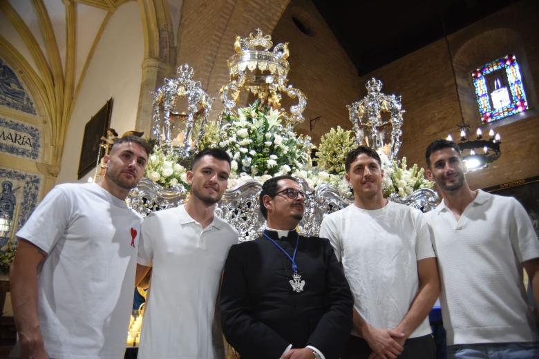 Ofrenda floral del Córdoba CF a la Virgen de la Fuensanta y encuentro con jóvenes futbolistas