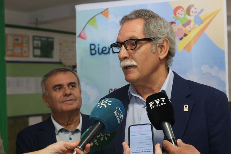 Narci Ruiz y José Francisco Viso, visitan el CEIP Eduardo Lucena