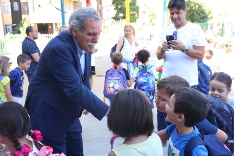 Narci Ruiz y José Francisco Viso, visitan el CEIP Eduardo Lucena