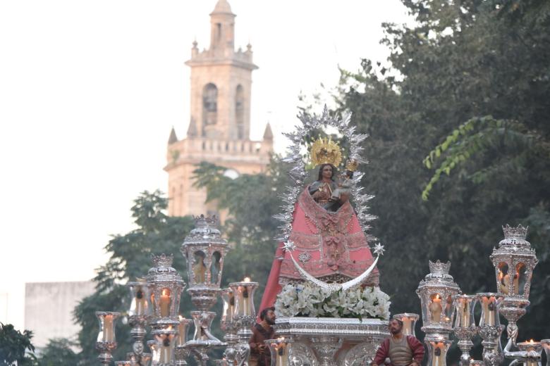 La procesión de la Virgen de Villaviciosa, en imágenes