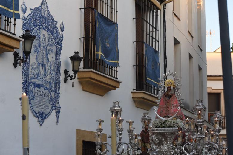 La procesión de la Virgen de Villaviciosa, en imágenes