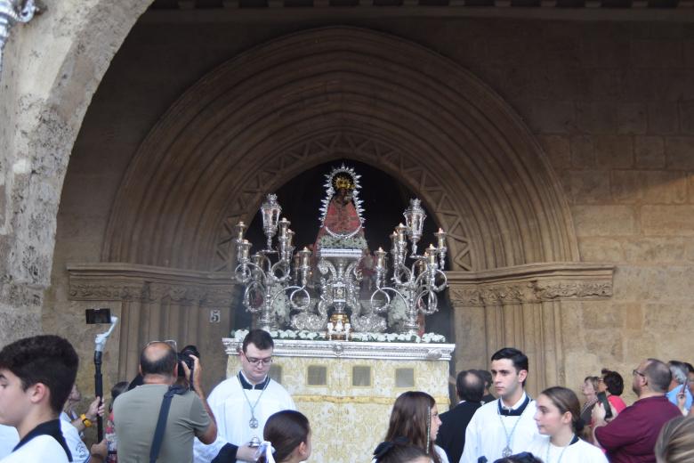 La procesión de la Virgen de Villaviciosa, en imágenes