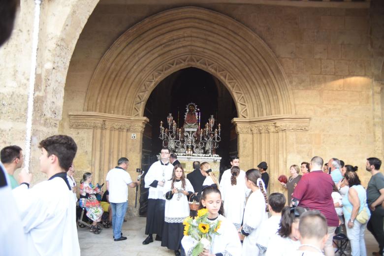 La procesión de la Virgen de Villaviciosa, en imágenes