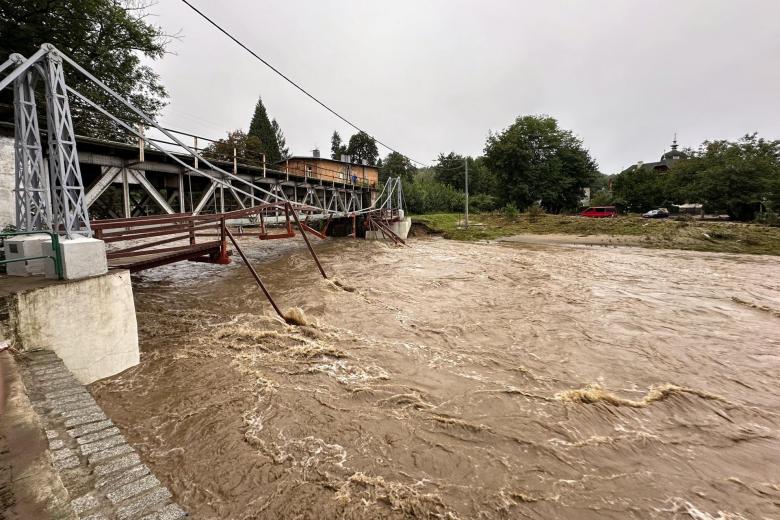 Una vista del río después de las fuertes lluvias en Glucholazy, suroeste de Polonia, el 15 de septiembre de 2024.