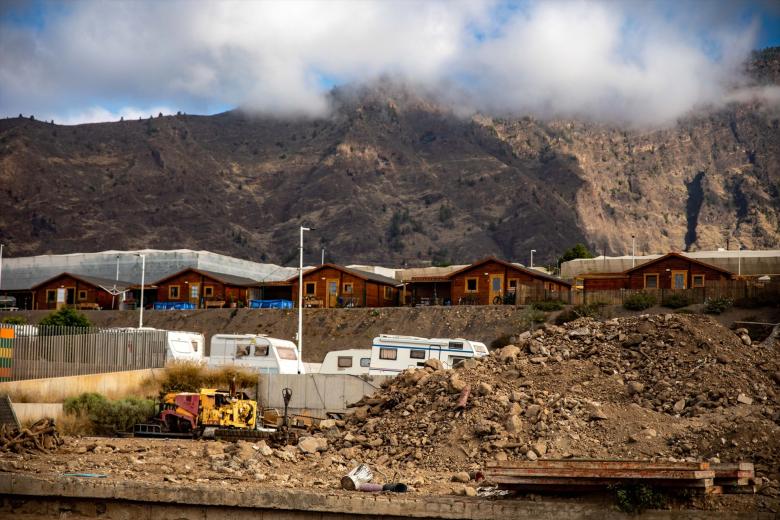 Casas de madera entregadas a cinco familias de afectados por la erupción del volcán Tajogaite