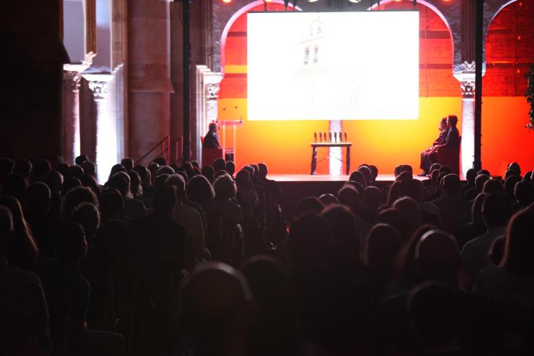 PREMIOS GOTA A GOTA CORDOBA 2024 PATIO DE LOS NARANJOS DEMETRIO COFRADIAS