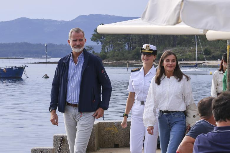 King Felipe VI, Queen Letizia and Princess Leonor eat at a restaurant in Villagarcia, September 28, 2024