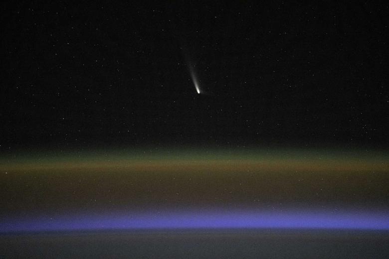 El cometa, visto desde la Estación Espacial Internacional