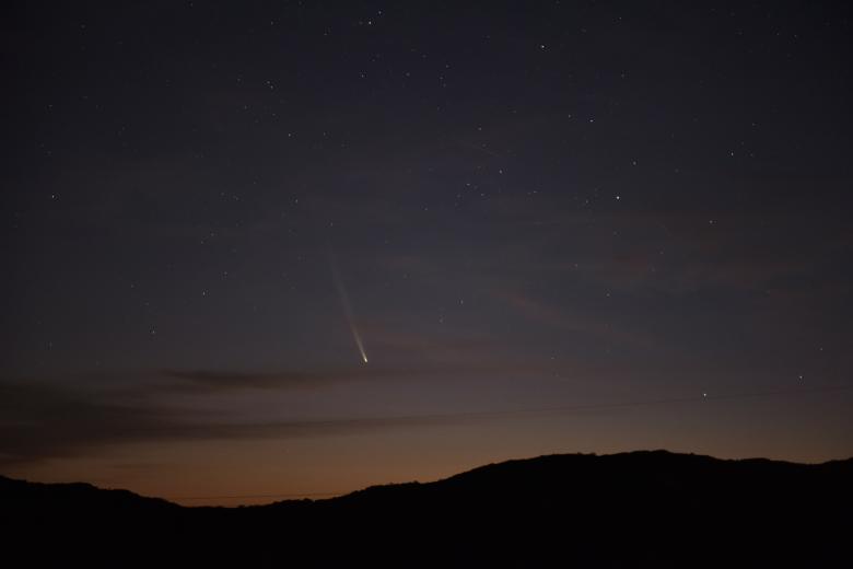 El cometa, visto sobre la localidad uruguaya de Aguas Blancas, en la madrugada del 28 de septiembre