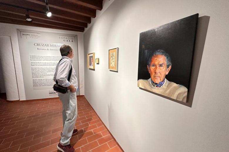 'Cruzar miradas. Retratos de Antonio Gala',