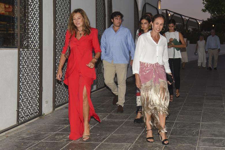 Marina Danko arriving to Constanza Villa-Mir and Daniel's pre-wedding in Seville. October 4 2024