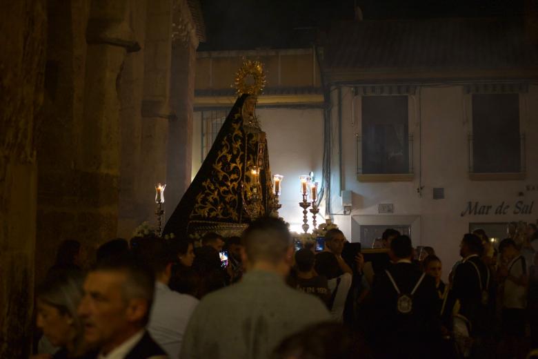 El Rosario Vespertino de la Hermandad de Ánimas, en imágenes