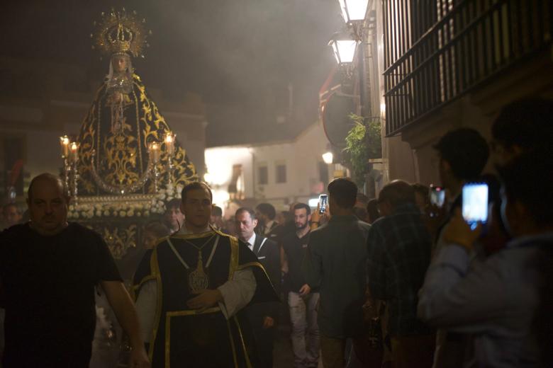 El Rosario Vespertino de la Hermandad de Ánimas, en imágenes