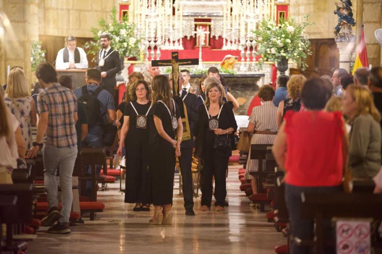 El Rosario Vespertino de la Hermandad de Ánimas, en imágenes