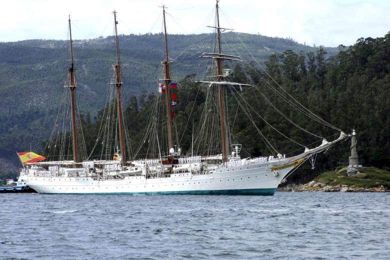 Llegada al muelle de la Escuela Naval Militar de Marín, en Pontevedra, del buque-escuela de la Armada "Juan Sebastián de Elcano"