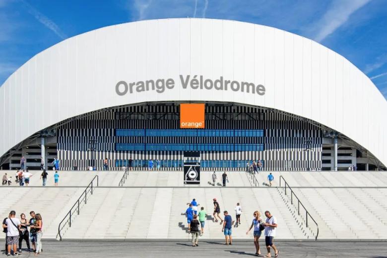 El Orange Velodrome es la casa del Olympique de Marsella y la empresa telefónica francesa le paga al equipo marsellés un total de 2 millones de euros por temporada