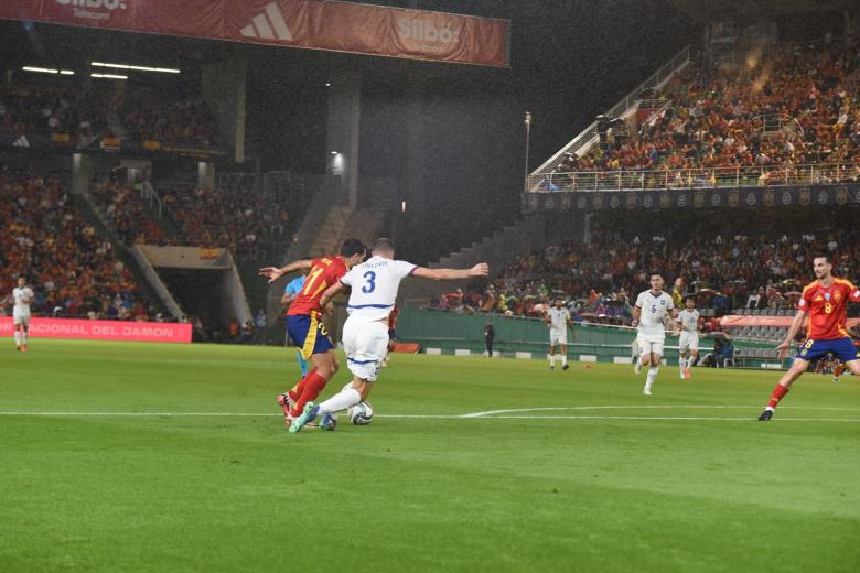 Partido España-Serbia en El Arcángel