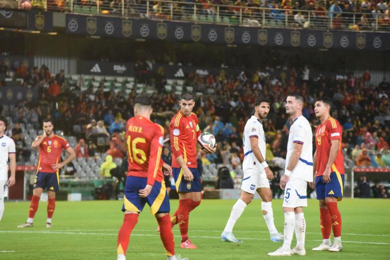 Partido España-Serbia en El Arcángel