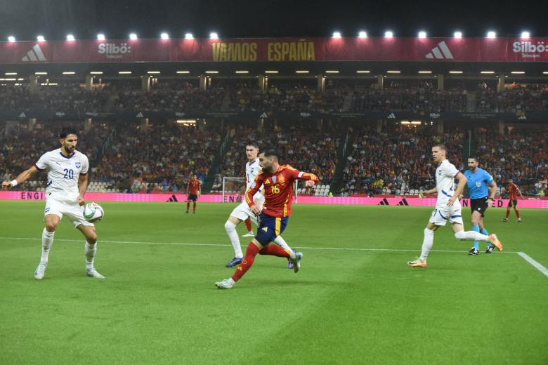 Partido España-Serbia en El Arcángel