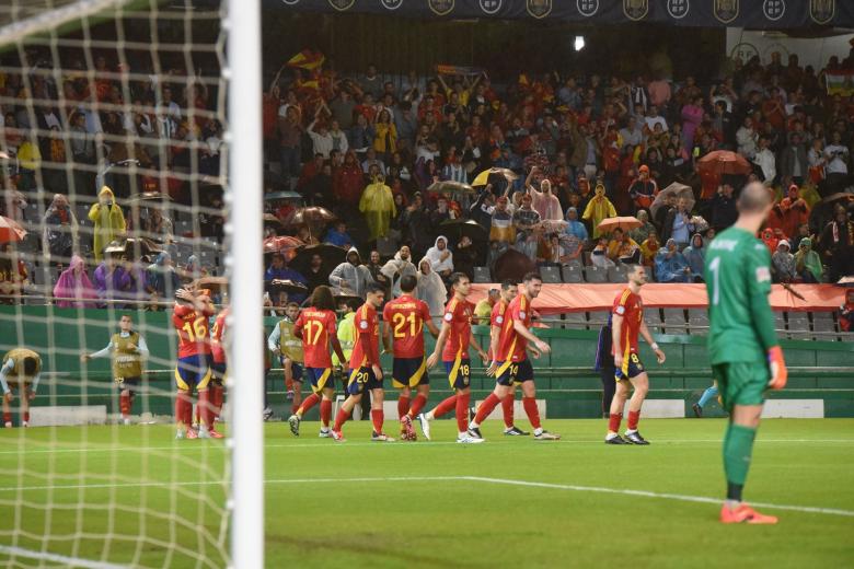 Partido España-Serbia en El Arcángel