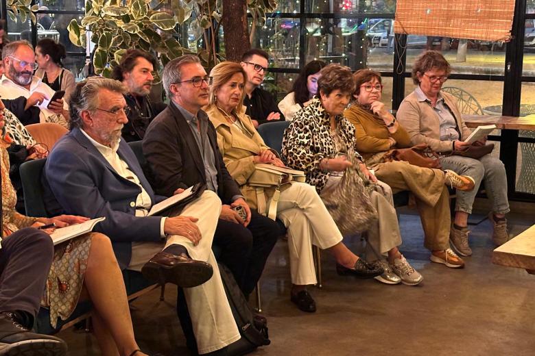 Presentación de 'La amenaza de la alimentación' en el Mercado Victoria