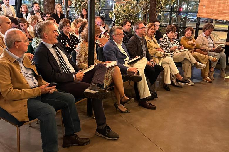 Presentación de 'La amenaza de la alimentación' en el Mercado Victoria