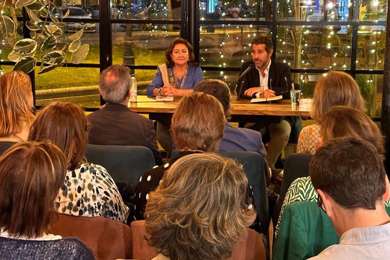 Presentación de 'La amenaza de la alimentación' en el Mercado Victoria