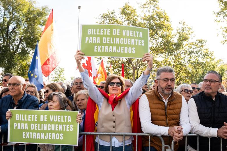 El convocante de la manifestación era la Plataforma por la España Constitucional, que reúne a cerca de un centenar de agrupaciones de la sociedad civil.