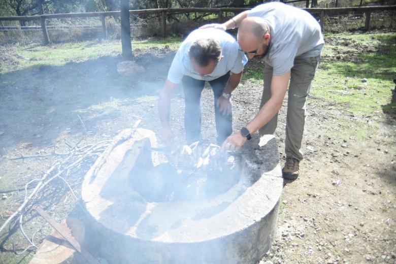 Los cordobeses celebrando el día de San Rafael con el típico perol