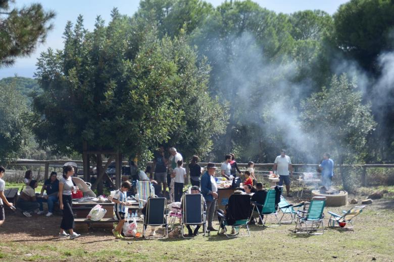 Los cordobeses celebrando el día de San Rafael con el típico perol