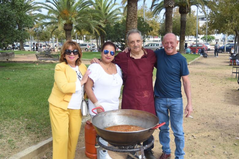 Los cordobeses celebrando el día de San Rafael con el típico perol