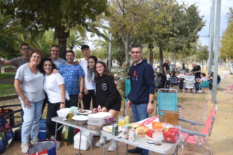 Los cordobeses celebrando el día de San Rafael con el típico perol