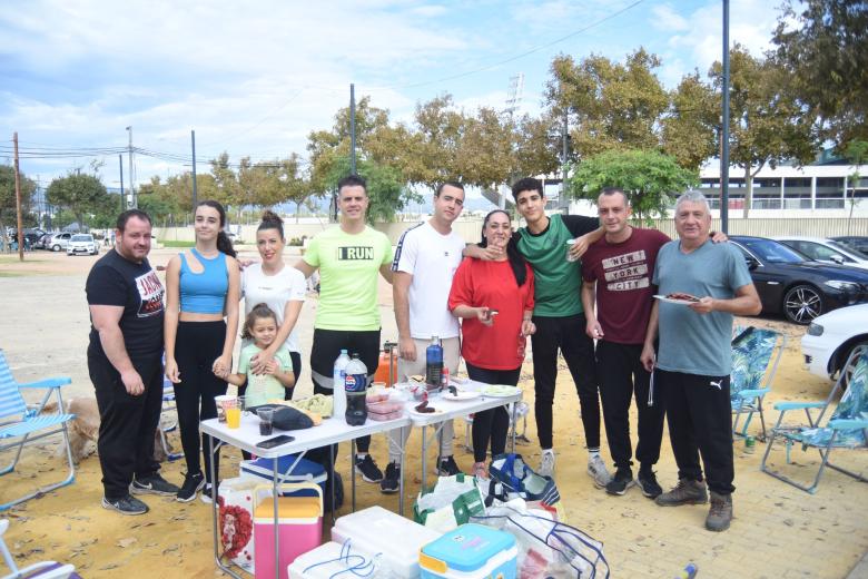 Los cordobeses celebrando el día de San Rafael con el típico perol