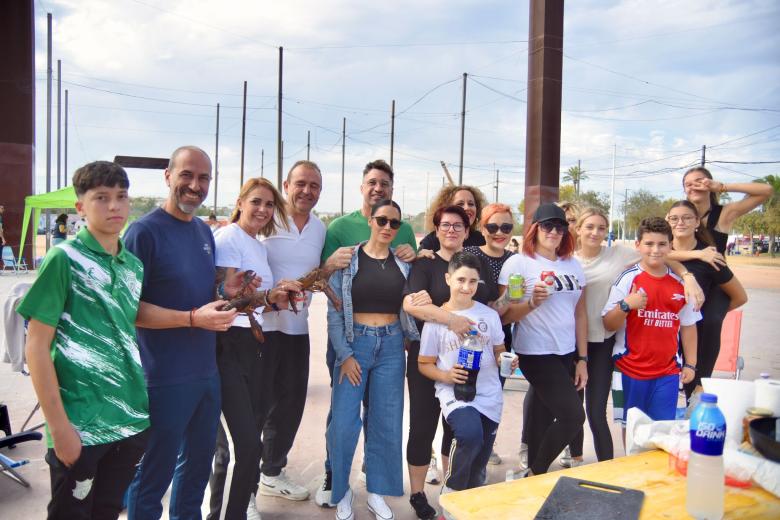 Los cordobeses celebrando el día de San Rafael con el típico perol