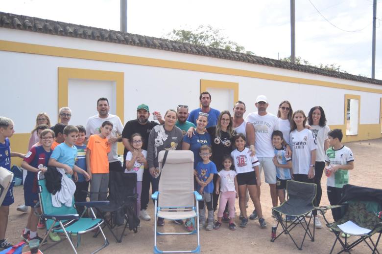 Los cordobeses celebrando el día de San Rafael con el típico perol