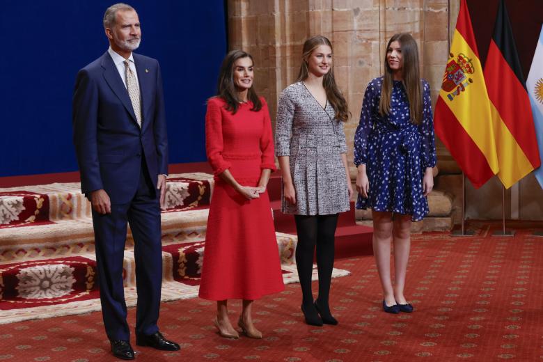 La Familia Real preside la tarde de este viernes la ceremonia de entrega de los Premios Princesa de Asturias que Oviedo acoge anualmente