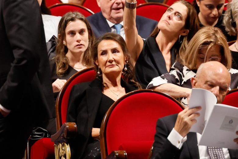 Paloma Rocasolano, madre de la Reina Letizia, asiste a la ceremonia de entrega de los Premios Princesa de Asturias, en el Teatro Campoamor de Oviedo