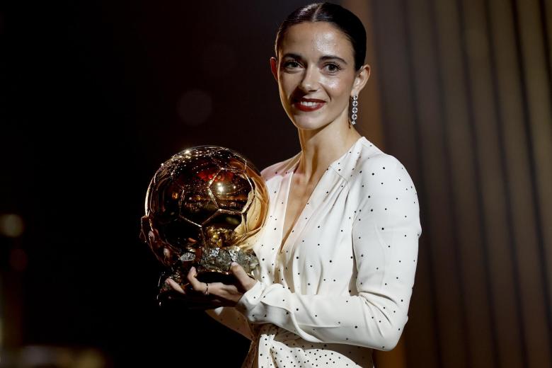 Aitana Bonmatí con su segundo Balón de Oro