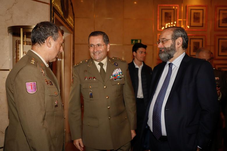 ???, Amador Enseñat y Berea, jefe de Estado Mayor del Ejército de Tierra, Alfonso Bullón de Mendoza, presidente de la ACdP y de El Debate