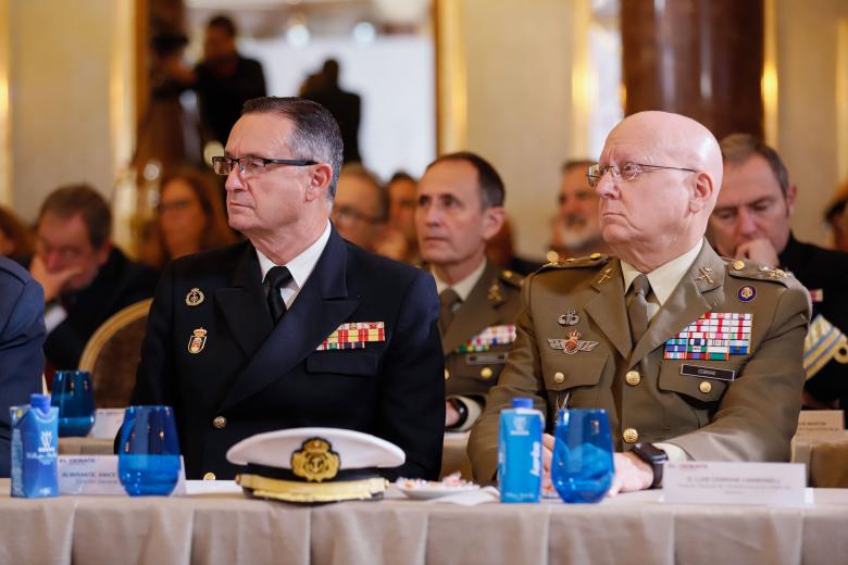 Almirante Aniceto Rosique Nieto, director general de Armamento y Material y Luis Cebrián, director general de infrastructura-Ministerio de Defensa