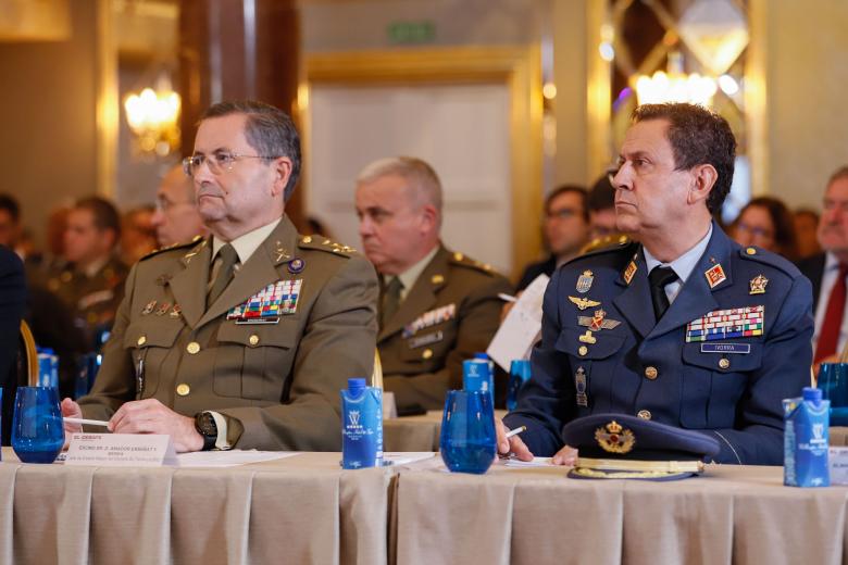 Amador Enseñat y Berea, jefe de Estado Mayor de Ejército de Tierra (JEME). General del Ejército y Miguel Ivorra, director general de Estrategia e Innovación