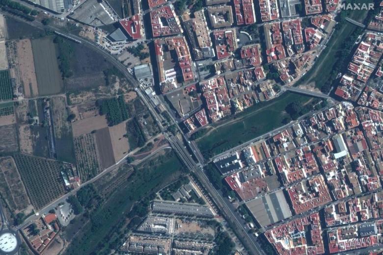 Imagen satélite de Paiporta, considerada la zona cero de la tragedia de Valencia. Aquí se ve el río que cruza el municipio, río que desemboca en la Albufera de Valencia.