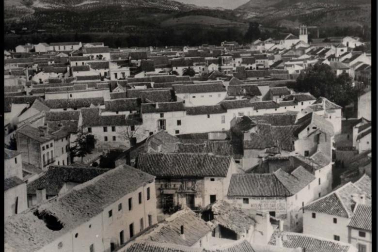 «La aviación roja, huyendo de los encuentros que tantas pérdidas le cuestan, y alejándose de todo objetivo militar, lleva varios días dedicada a abatir pueblos civiles de la zona nacional, lo más alejados posible de las actividades militares», rezaba el parte de guerra del ejército sublevado