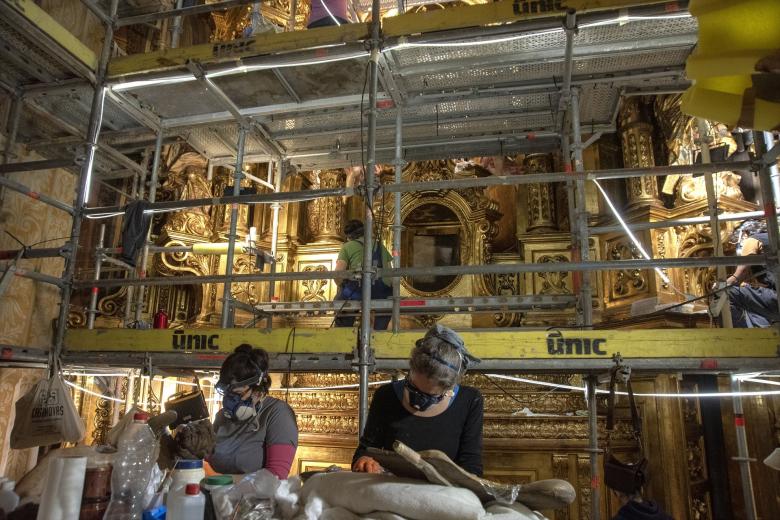 Un hombre trabaja en la restauración de la iglesia de Sant Sever, a 12 de noviembre de 2024, en Barcelona, Catalunya (España). Las obras de restauración de la iglesia de Sant Sever, ubicada en el barrio gótico de Barcelona, empezaron en 2019 y está previsto que acaben en diciembre de 2024. Durante las obras de la iglesia (construida en 1699-1704) se han encontrado elementos arquitectónicos y decorativos del Barroco  que no habían sufrido desperfectos durante la Guerra Civil.

EUROPA PRESS / David Oller. POOL / Europa Press
12 NOVIEMBRE 2024;REHABILITACIÓN;RESTAURACIÓN;BARROCO;GÓTICO;IGLESIA;PARROQUIA;
12/11/2024