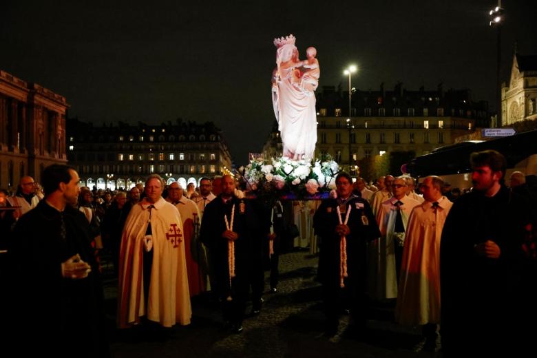 La famosa estatua del siglo XIV se rescató del incendio que devastó la Catedral de Notre-Dame el 15 de abril de 2019