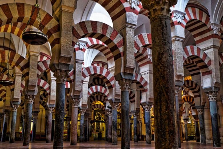 Interior de la mezquita de Córdoba